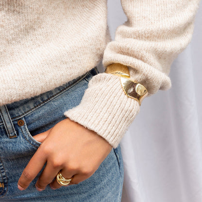 the Alexandra overlap cuff